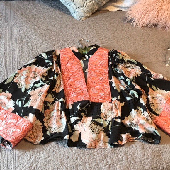 Top - Picture 4 of 5